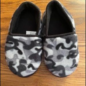 Little Boys, camo slippers. Size 13